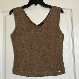 ESCADA made in Italy v-neck tank. Size M